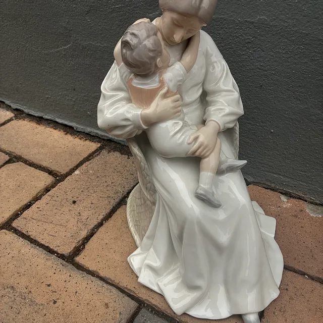 B & G figur "Moderkærlighed"