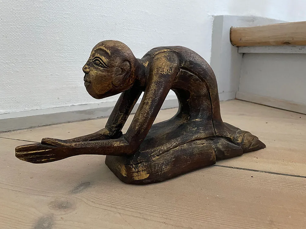 Bedende munk Skulptur i træ, forgyldt - Østen