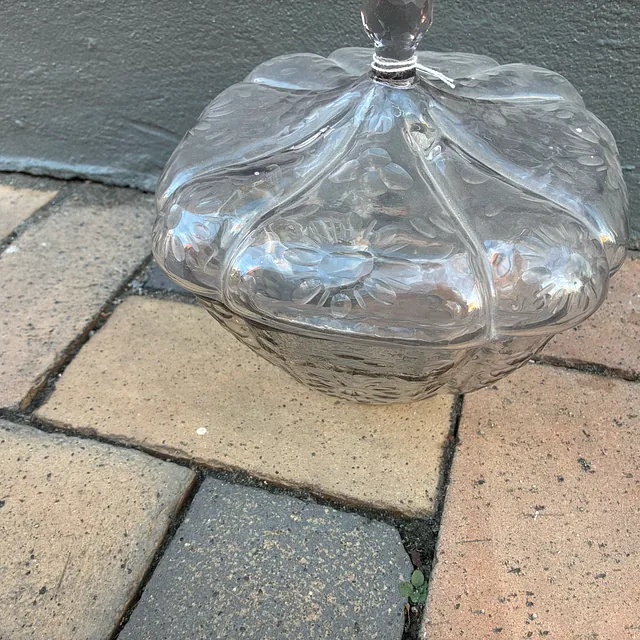 Schlesisk skål i glas. 1700 tallet