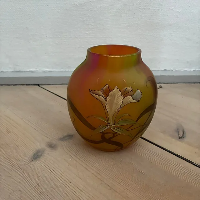 Art niveau vase i glas - usigneret Kr. 1500,- 